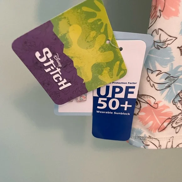 Disney Lilo & Stitch Rashguard - Picture 6 of 7